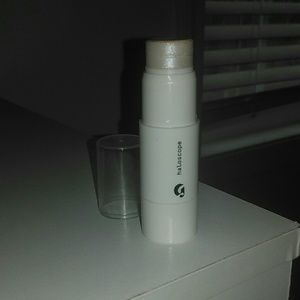 Glossier Haloscope in Moonstone